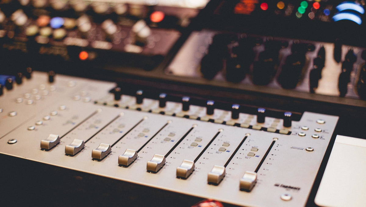 The Ultimate Home Recording Studio Equipment List
